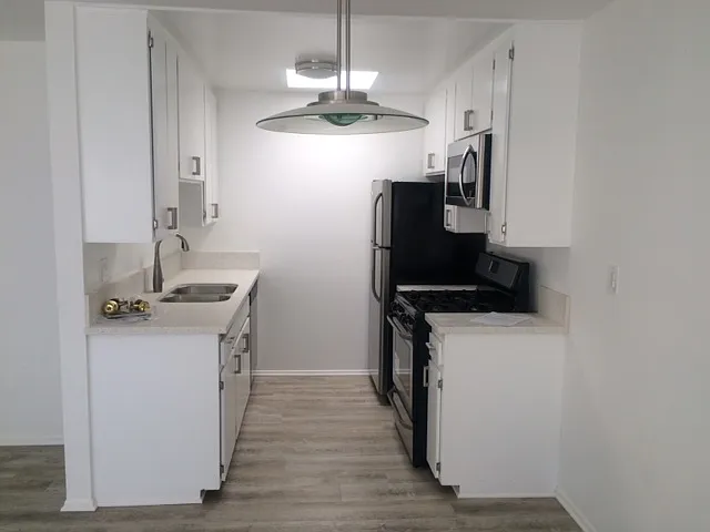 1 bed, $2,325 — Photo 2