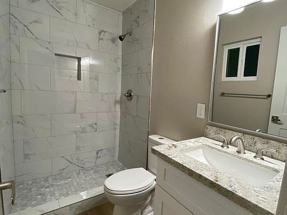 4th image of 1814 E Randall Dr