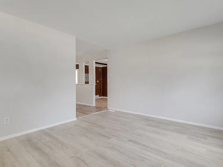 1333 Southlea Dr — Photo 10