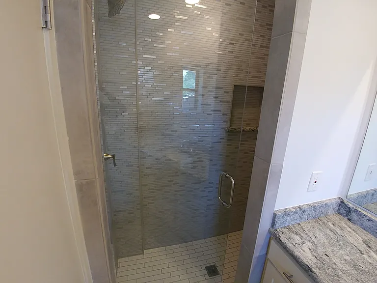 13434 Spring Grove Ave — Photo 16