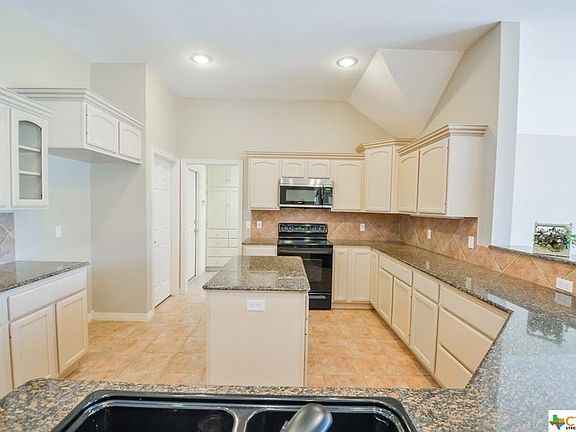 3rd image of 3811 Whispering Oaks