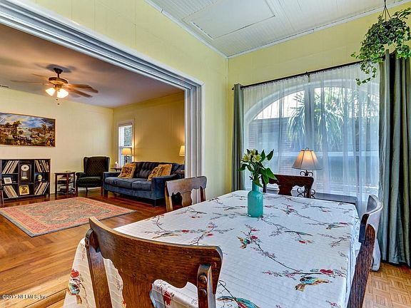 Enjoy entertaining here