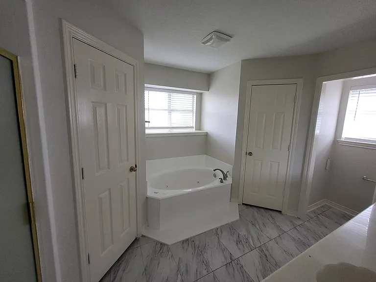 1109 Westgrove Dr — Photo 6
