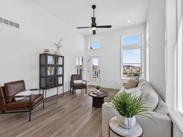 22598 W 93rd St, Lenexa, KS 66227