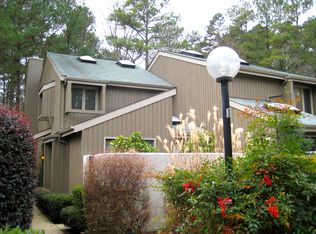 1 Tilbury Ct, Chapel Hill, NC 27517