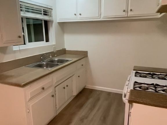 4th image of 2745 W Avenue 31 APT 2