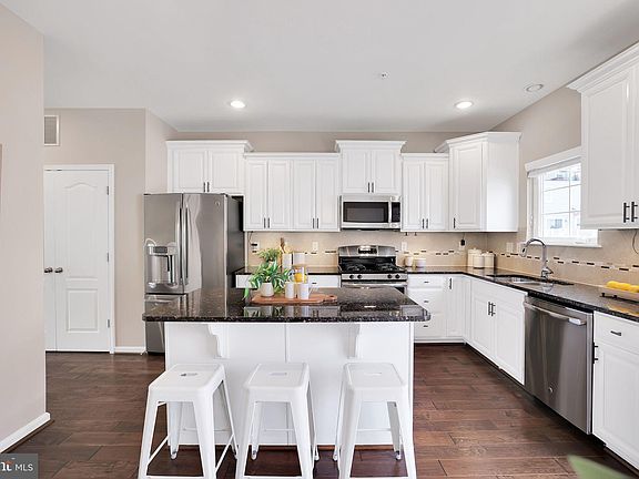 4th image of 7364 Saint Margarets Blvd