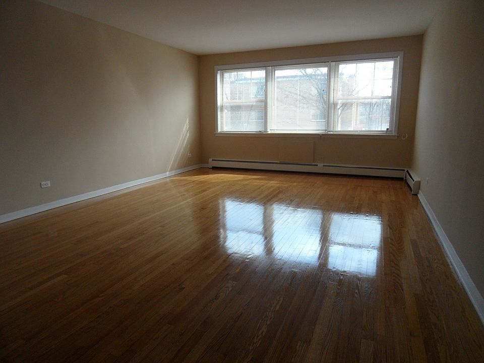 1st image of 7200 N Claremont Ave APT 202