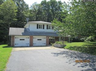 7594 Catherine St, Masury, OH 44438