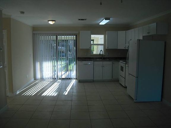 Living/Kitchen