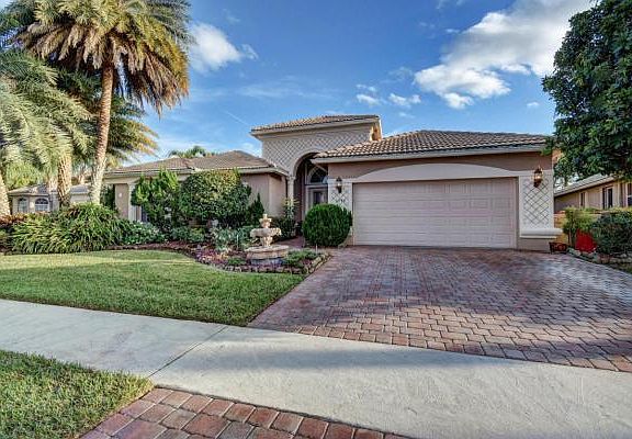 Home For Sale In Villaggio