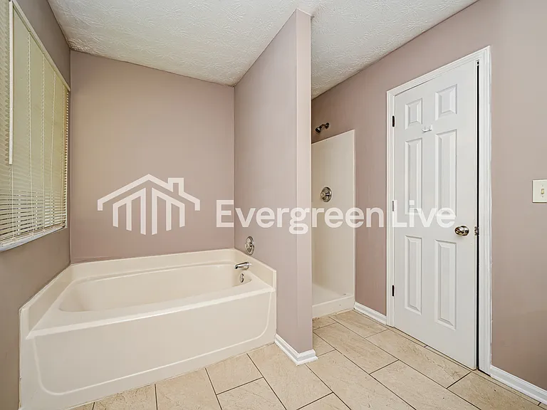 2053 Oak Terrace Dr SE — Photo 9