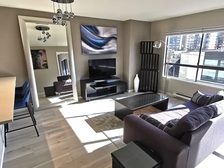 1060 Alberni St #410 — Photo 1