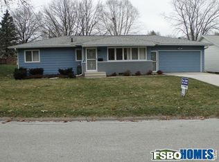 611 Locke Ave, Waterloo, IA 50702