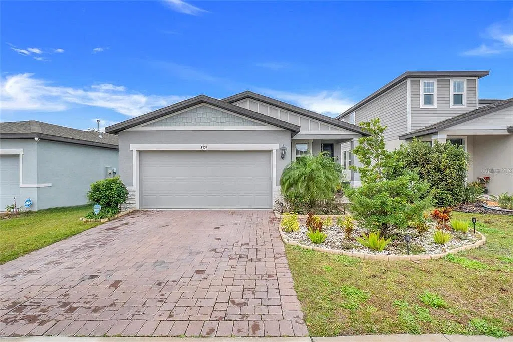 3 bed, 2.0 bath, 1484 sqft, $2,250 — Photo 1