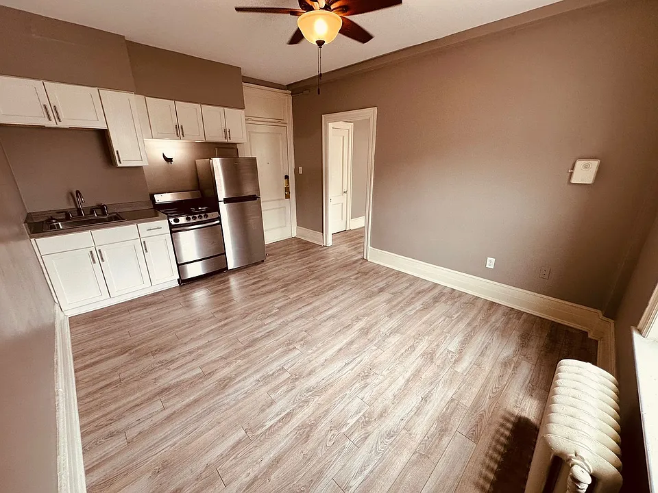 7 W Philadelphia St #3C