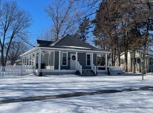 121 N Pine St, Lindsborg, KS 67456