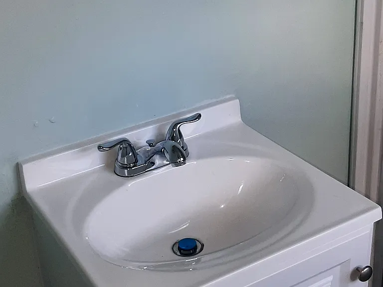1212 Dekalb St #2R — Photo 8