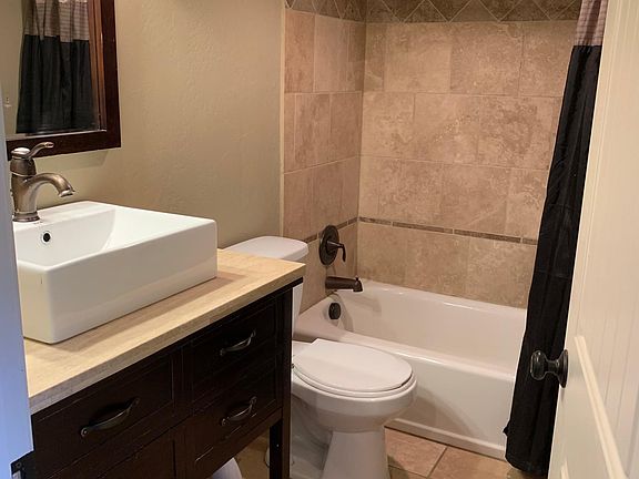 5th image of 1561 E Bryan Ave Unit 2
