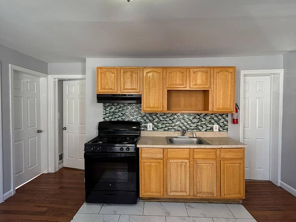 1st image of 205 Florida St APT 1