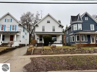 615 Wright Ave, Alma, MI 48801