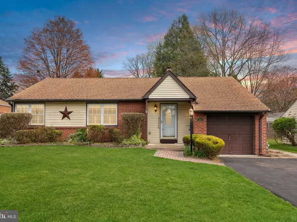 502 Toll Rd, Oreland, PA 19075