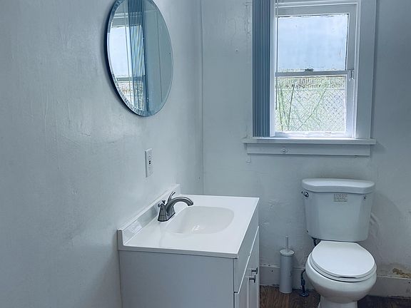 5th image of 2632 N Stone Ave APT 3