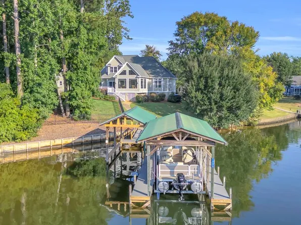 108 Summerset Point Dr, Newberry, SC 29332