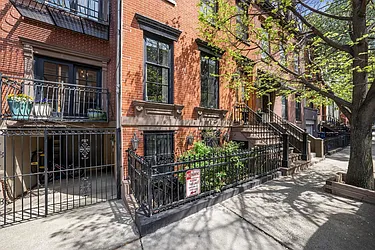 160 10th Street
