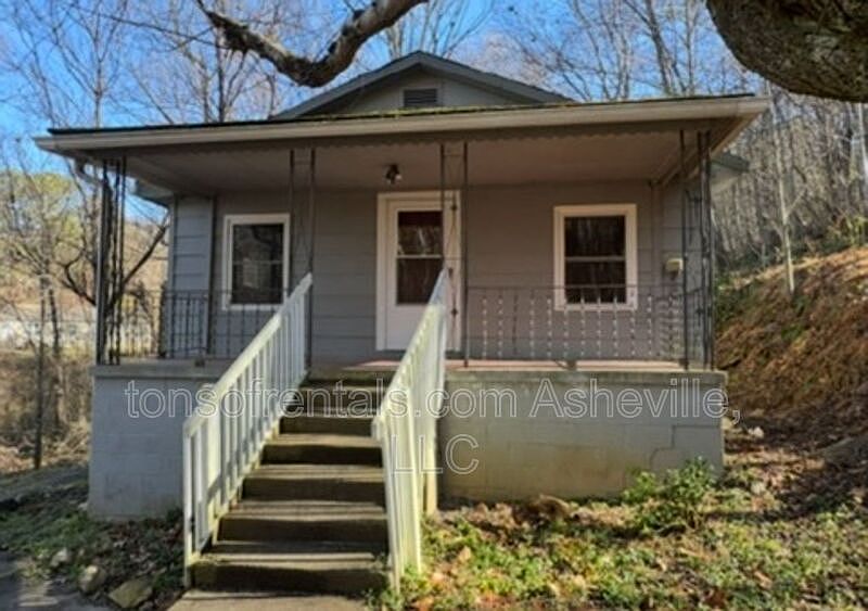 1st image of 418 Old Buckeye Cove Rd