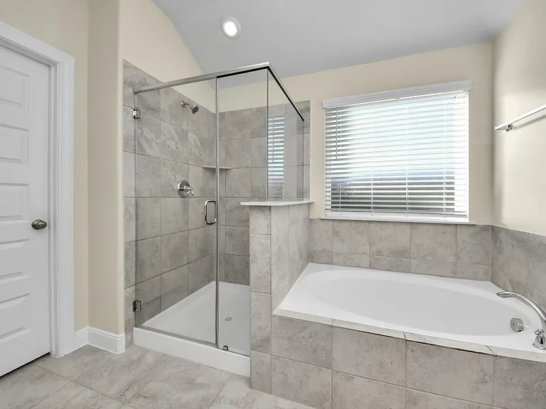 24654 Greenwood Bay Dr — Photo 17