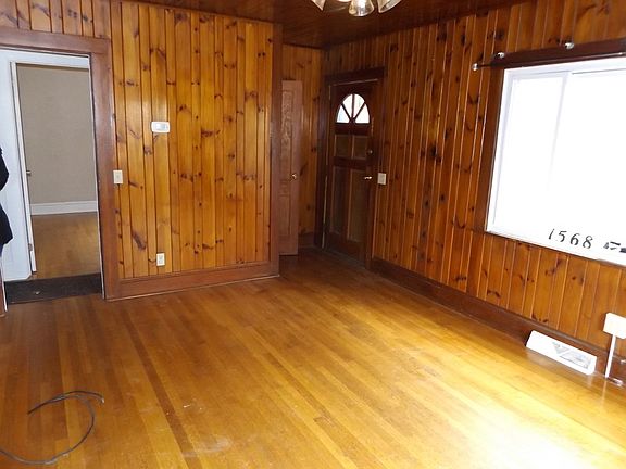 3rd image of 1568 N Main St