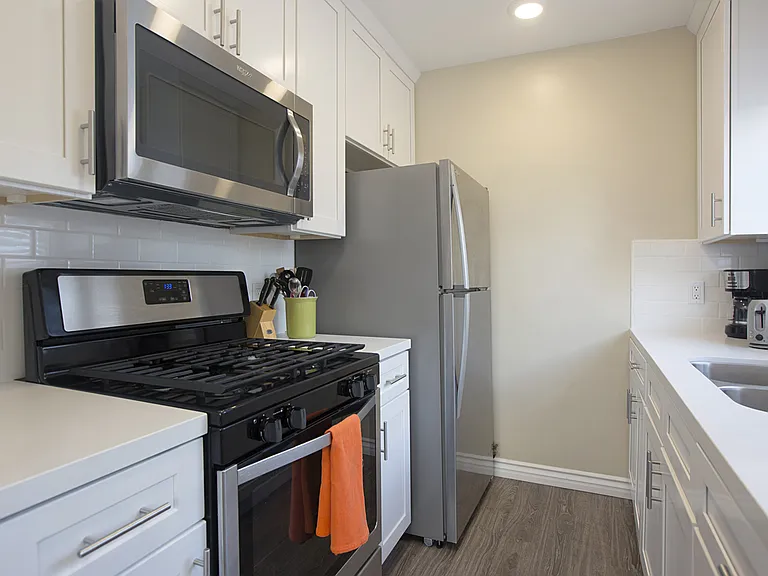 717 Whiting Ct #1 — Photo 4