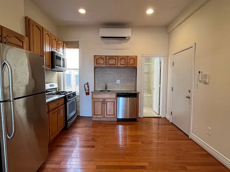 1216 S Broad St — Photo 10
