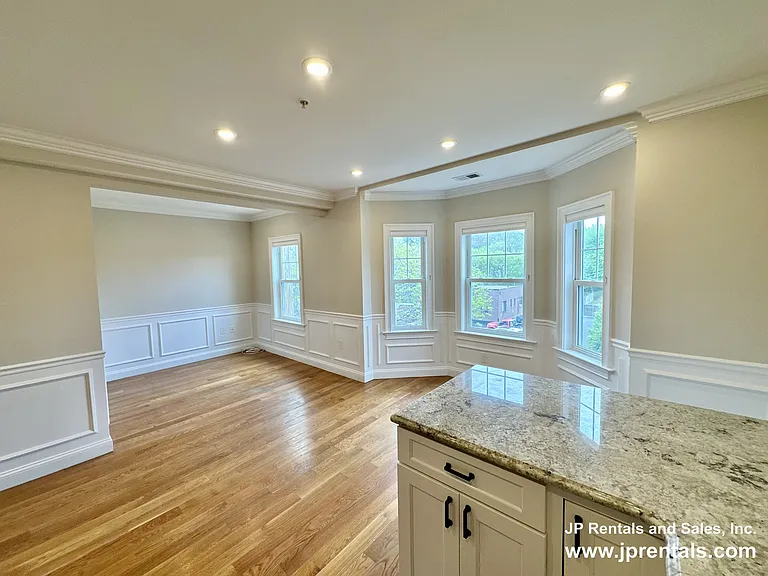 3411 Washington St #3 — Photo 3
