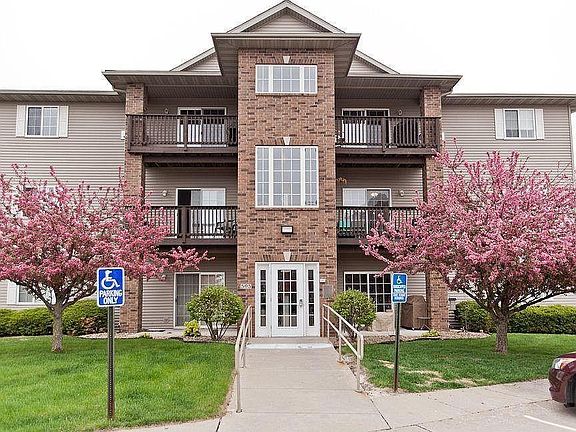 5th image of 505 Penn Ct APT 10