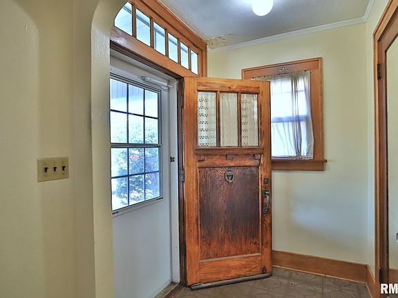 4th image of 726 W Eleanor Pl
