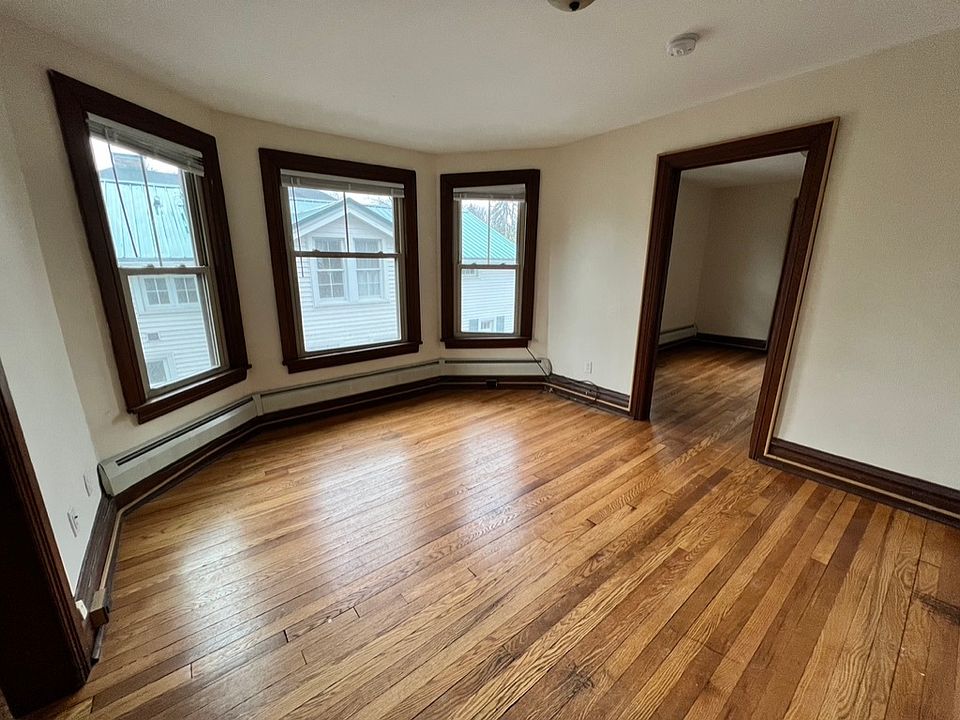 1st image of 909 N Cayuga St #10744231