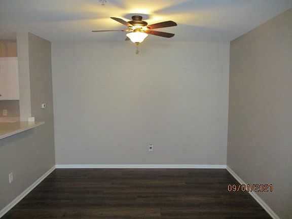 3rd image of 144 Bertram Dr Unit G