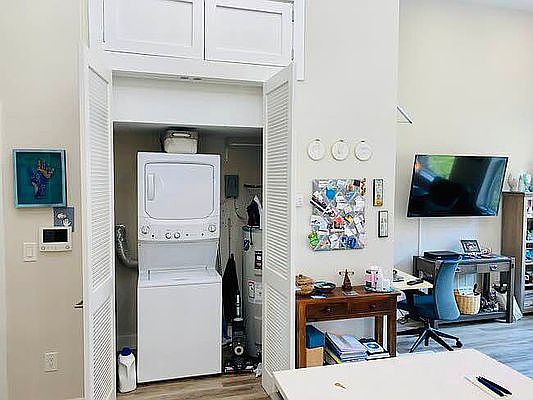 5th image of 425 Fenimore St #3