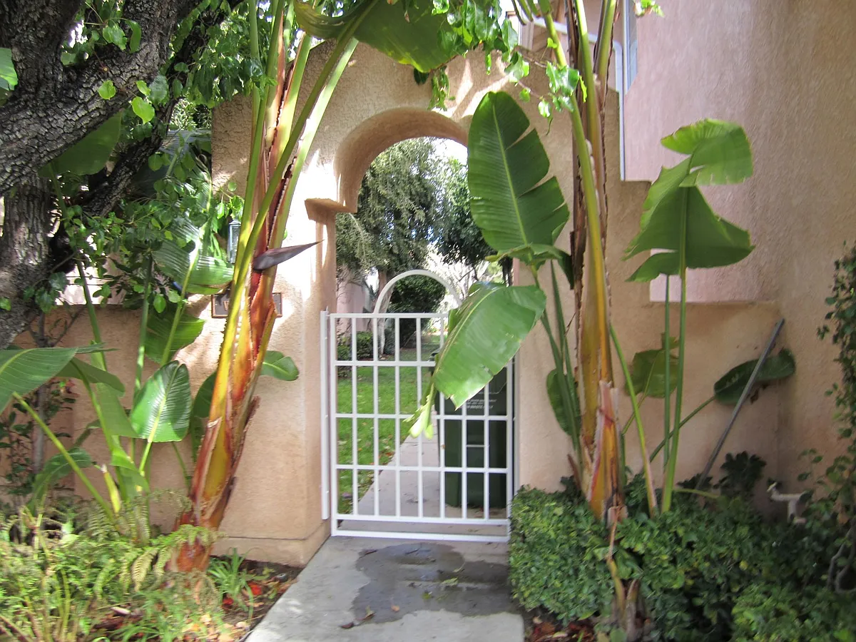 Building Photo - 24766 Via Del Llano