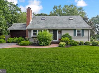 209 Paul Dr, Moorestown, NJ 08057