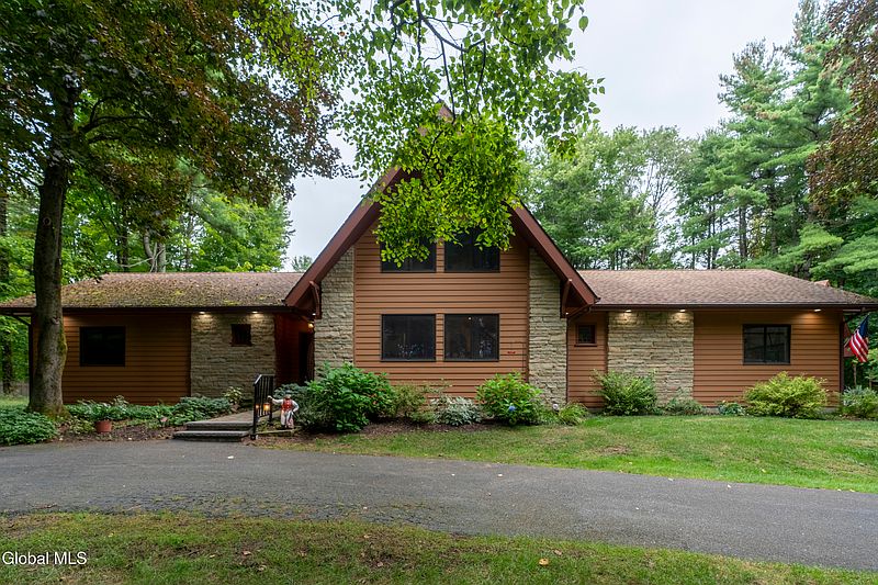 2nd image of 93 Brown Road