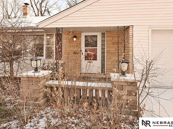 3rd image of 1021 Parkway Dr