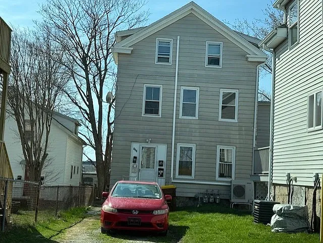 162 Hanover St #2 — Photo 1