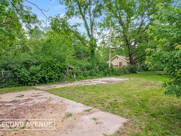 7945 Euclid Ave — Photo 20