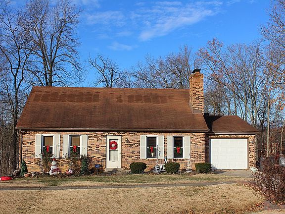 2nd image of 979 Hillcrest Dr