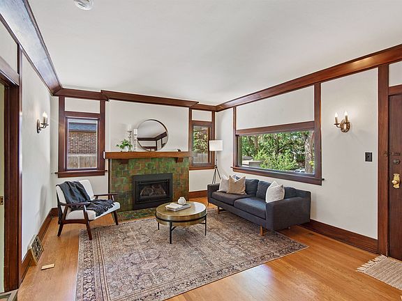 4th image of 1363 S Filmore St