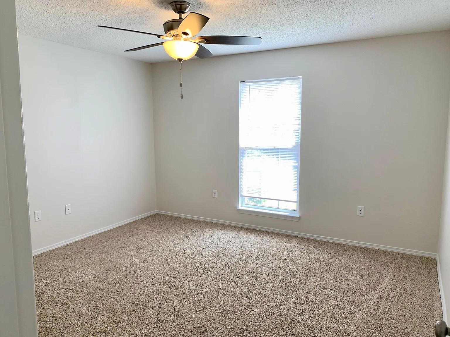 4553 Barrington Ln — Photo 4