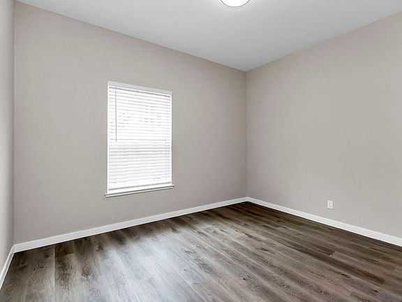 2nd image of 1424 Valencia St APT 6